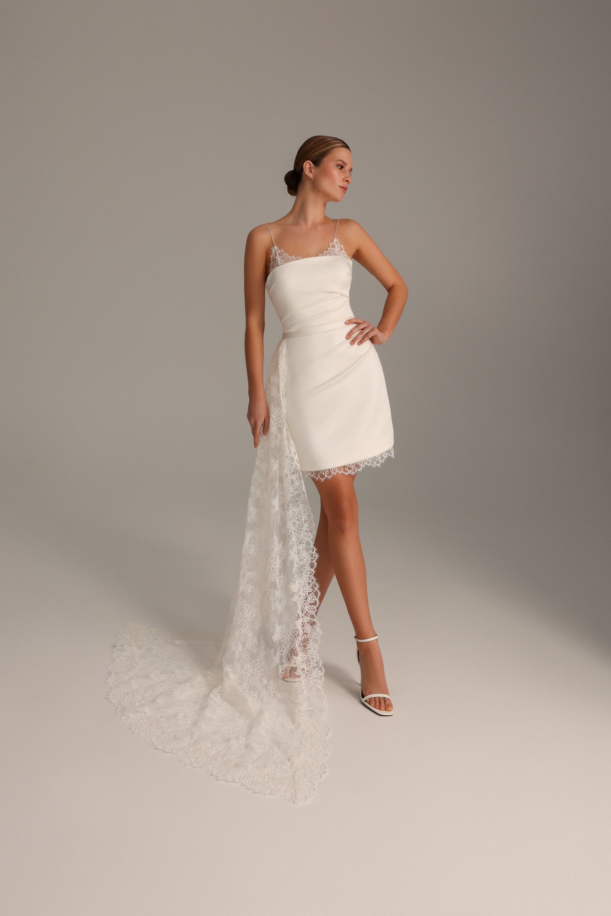 short dress train Mirelle 0